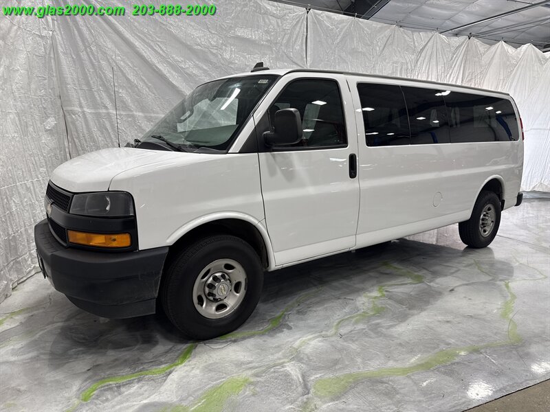 2022 Chevrolet Express LS Passenger   - Photo 1 - Bethany, CT 06524