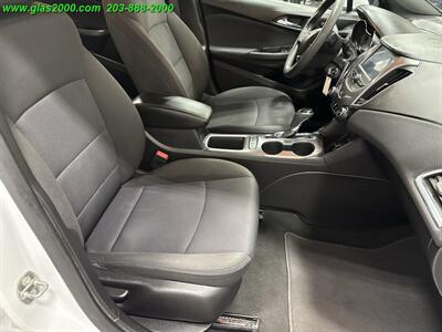 2017 Chevrolet Cruze LT   - Photo 5 - Bethany, CT 06524