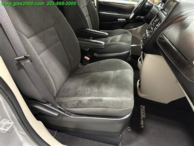 2017 Dodge Grand Caravan SE   - Photo 5 - Bethany, CT 06524