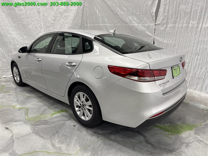 2017 Kia Optima LX - Photo 7 - Bethany, CT 06524