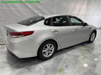 2017 Kia Optima LX - Photo 8 - Bethany, CT 06524