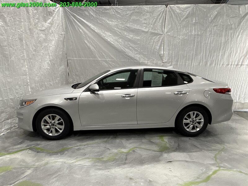 2017 Kia Optima LX - Photo 13 - Bethany, CT 06524