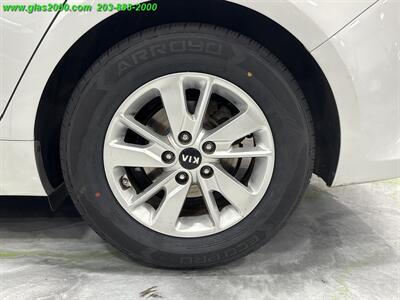2017 Kia Optima LX - Photo 16 - Bethany, CT 06524