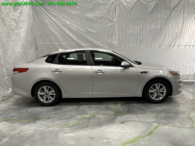 2017 Kia Optima LX - Photo 14 - Bethany, CT 06524