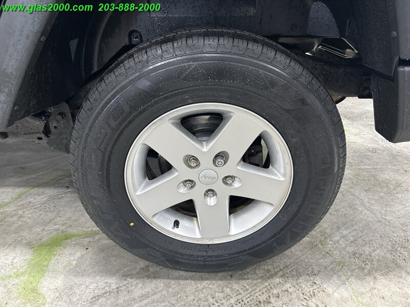 2015 Jeep Wrangler Unlimited Sport - Photo 16 - Bethany, CT 06524