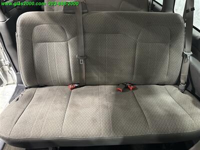 2017 Chevrolet Express LT Passenger   - Photo 22 - Bethany, CT 06524