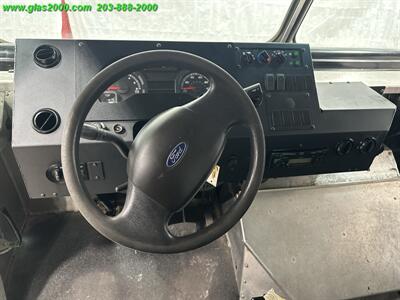 2014 Ford &laquo;model&raquo;   - Photo 4 - Bethany, CT 06524