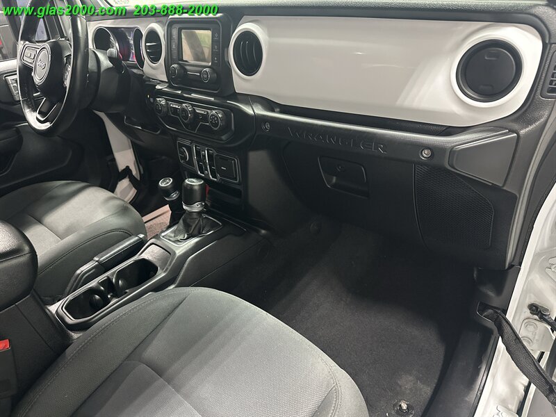 2018 Jeep Wrangler Unlimited Sport S - Photo 5 - Bethany, CT 06524