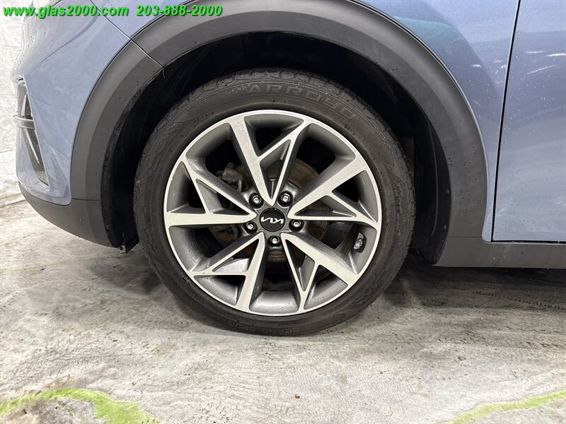 2022 Kia Niro Touring - Photo 16 - Bethany, CT 06524