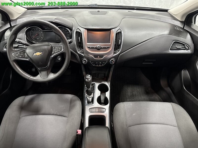 2018 Chevrolet Cruze LT - Photo 6 - Bethany, CT 06524