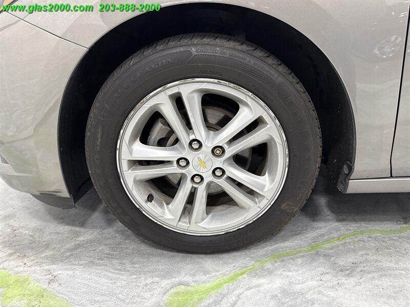 2018 Chevrolet Cruze LT - Photo 16 - Bethany, CT 06524