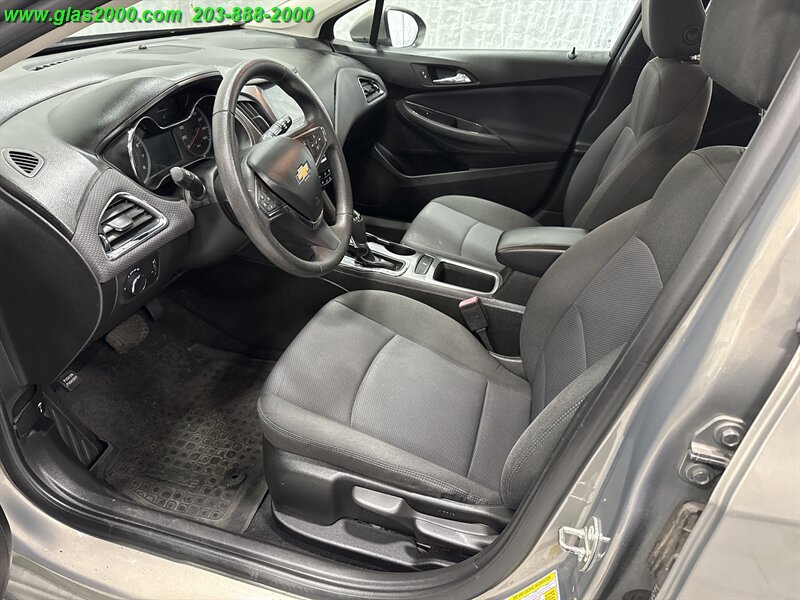 2018 Chevrolet Cruze LT - Photo 3 - Bethany, CT 06524