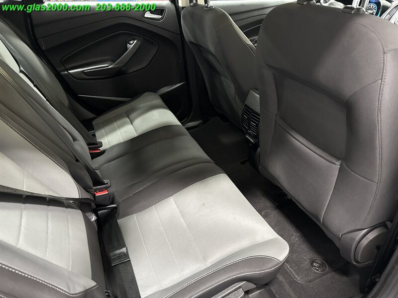 2016 Ford C-MAX Hybrid SE - Photo 10 - Bethany, CT 06524