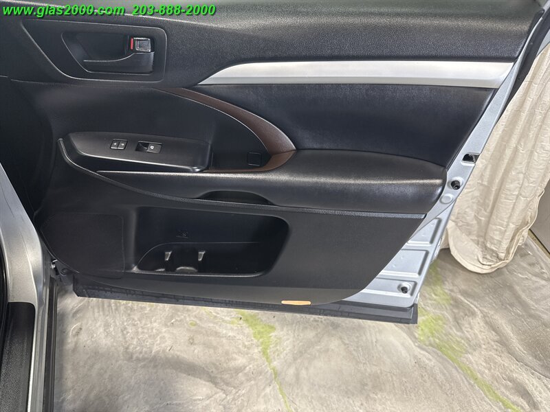 2019 Toyota Highlander LE - Photo 26 - Bethany, CT 06524