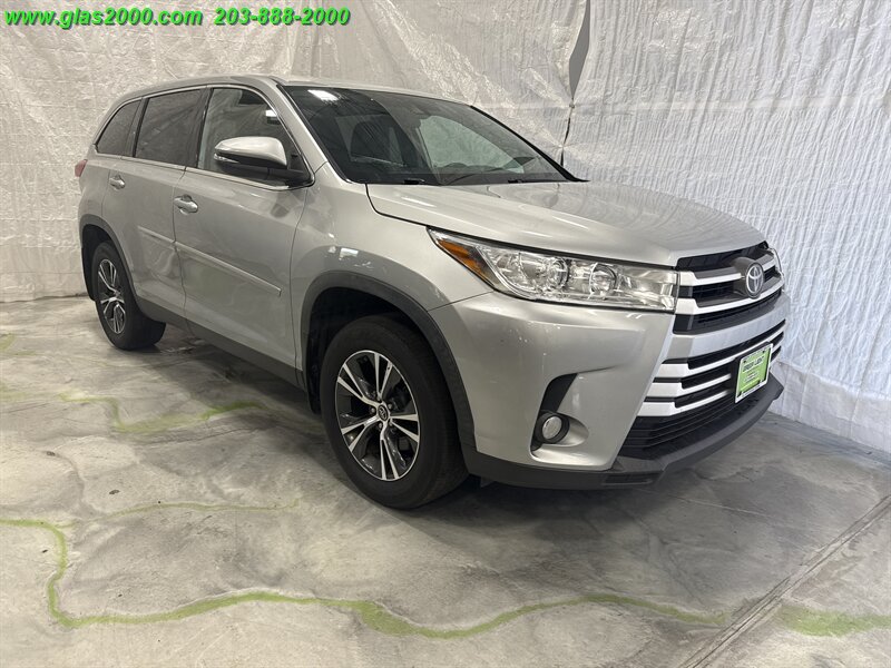 2019 Toyota Highlander LE - Photo 2 - Bethany, CT 06524