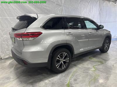 2019 Toyota Highlander LE - Photo 8 - Bethany, CT 06524