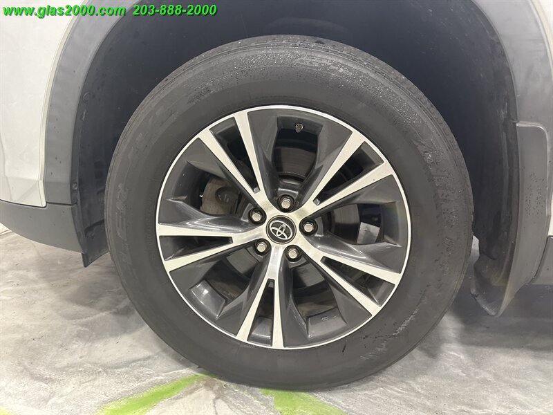 2019 Toyota Highlander LE - Photo 16 - Bethany, CT 06524