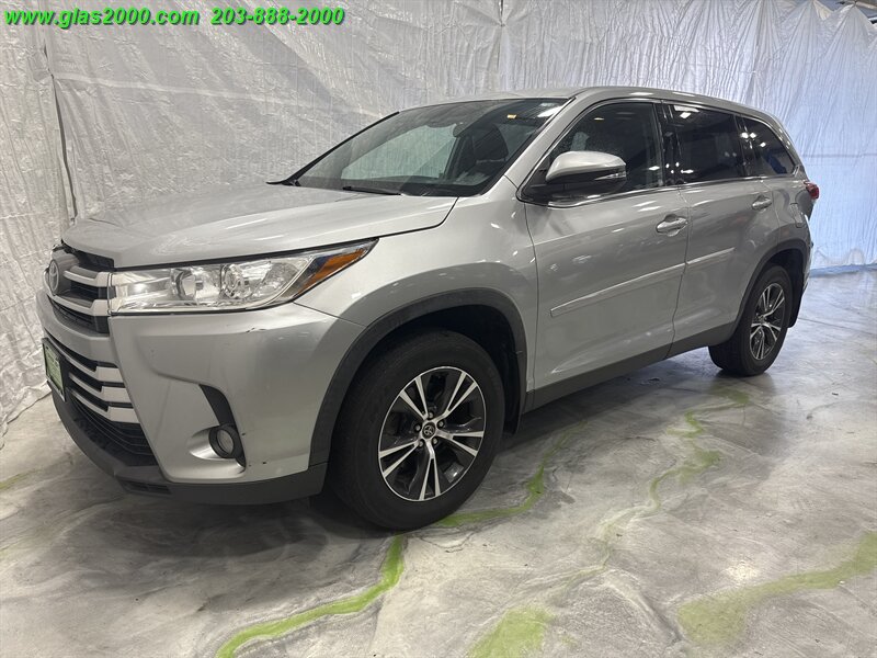 2019 Toyota Highlander LE   - Photo 1 - Bethany, CT 06524