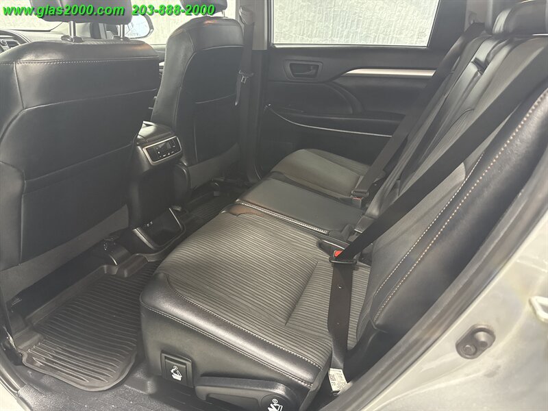 2019 Toyota Highlander LE - Photo 9 - Bethany, CT 06524