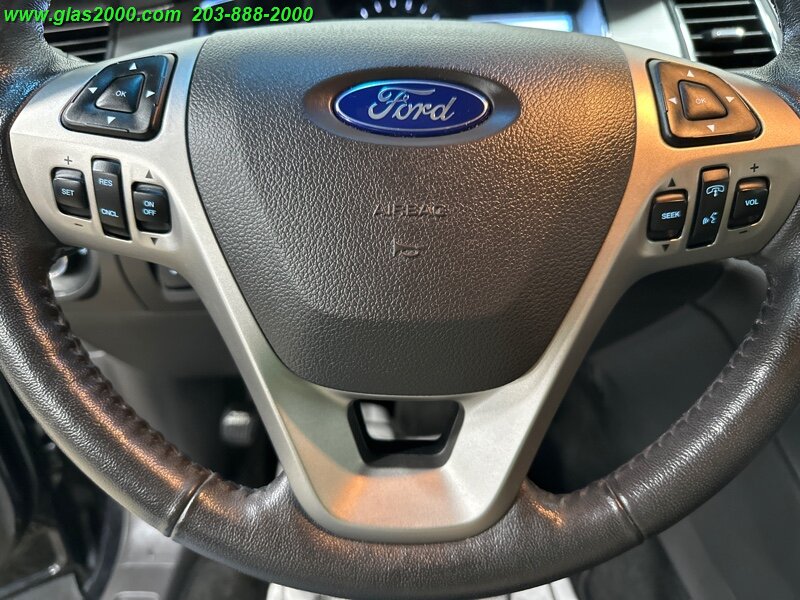 2017 Ford Taurus SEL photo