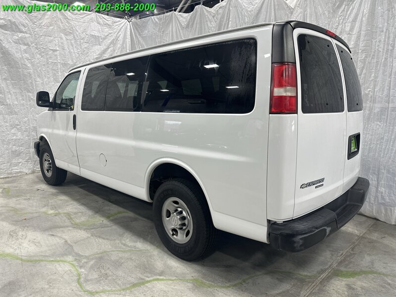 2015 Chevrolet Express LS Passenger - Photo 7 - Bethany, CT 06524