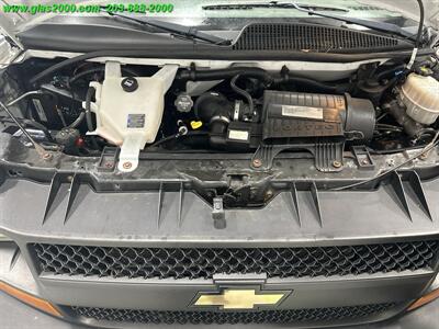 2015 Chevrolet Express LS Passenger - Photo 12 - Bethany, CT 06524