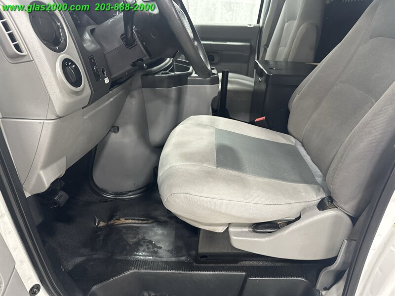 2013 Ford E-Series Chassis Commercial - Photo 11 - Bethany, CT 06524