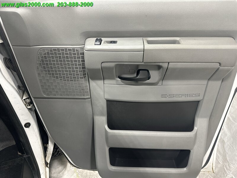 2013 Ford E-Series Chassis Commercial - Photo 22 - Bethany, CT 06524