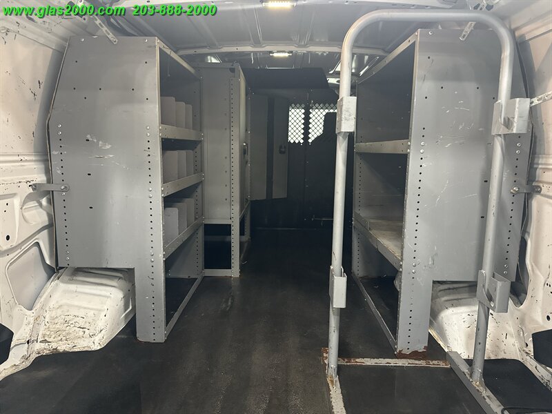 2013 Ford E-Series Chassis Commercial - Photo 9 - Bethany, CT 06524