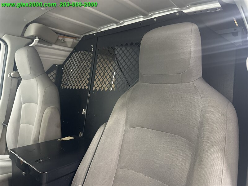 2013 Ford E-Series Chassis Commercial - Photo 15 - Bethany, CT 06524