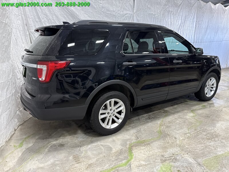 2017 Ford Explorer - Photo 8 - Bethany, CT 06524