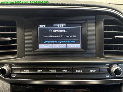 2019 Hyundai Elantra SE   - Photo 18 - Bethany, CT 06524