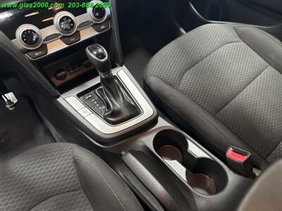 2019 Hyundai Elantra SE   - Photo 9 - Bethany, CT 06524