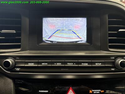 2019 Hyundai Elantra SE   - Photo 11 - Bethany, CT 06524