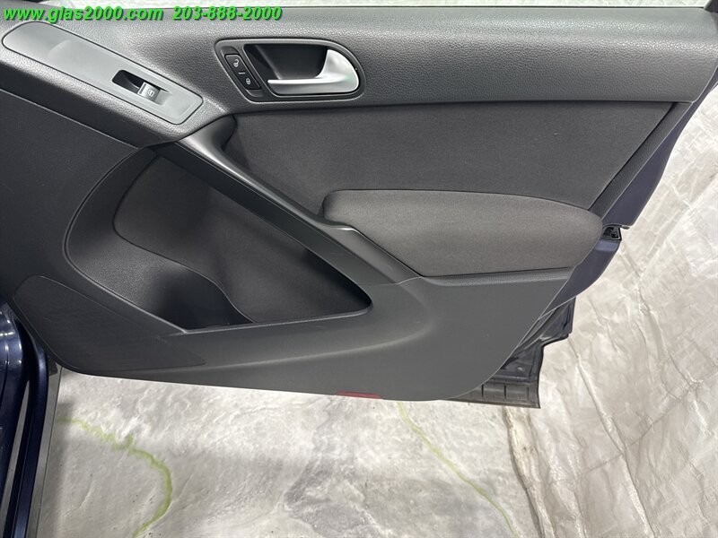2015 Volkswagen Tiguan S 4Motion - Photo 22 - Bethany, CT 06524