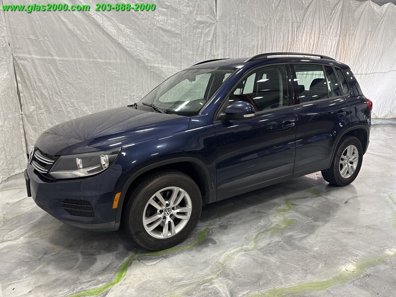 2015 Volkswagen Tiguan S 4Motion   - Photo 1 - Bethany, CT 06524