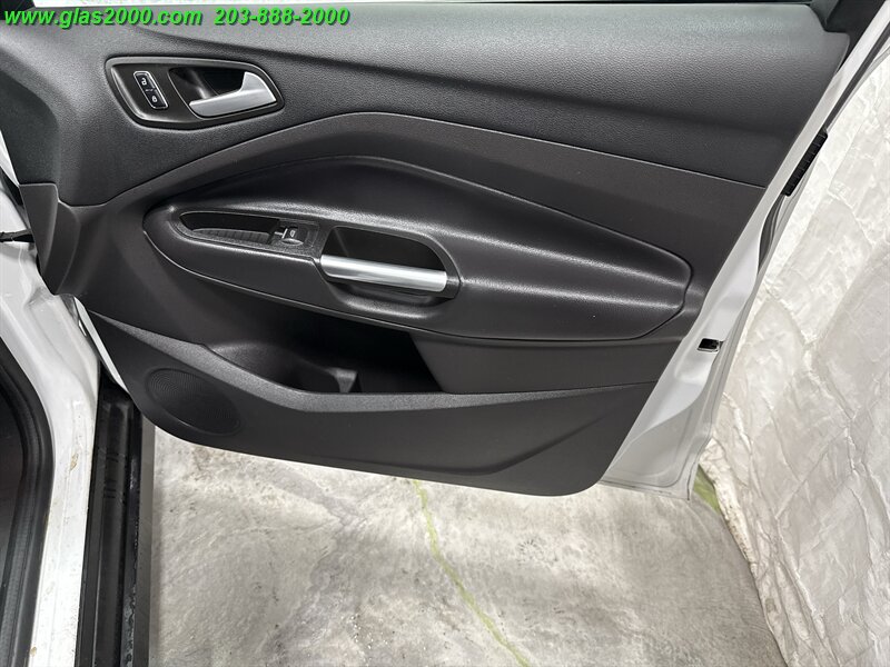 2016 Ford C-MAX Hybrid SE - Photo 22 - Bethany, CT 06524