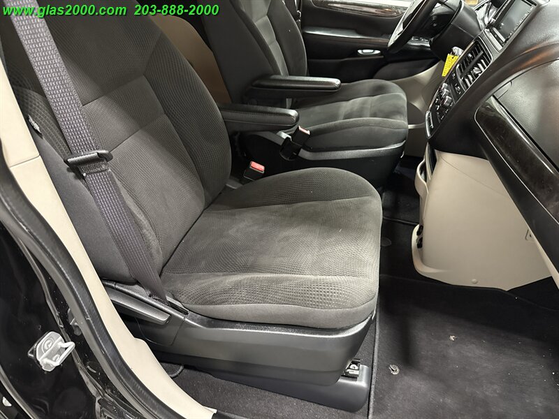2018 Dodge Grand Caravan SE - Photo 4 - Bethany, CT 06524