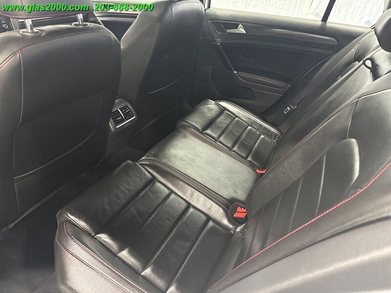 2018 Volkswagen Golf 2.0T SE - Photo 9 - Bethany, CT 06524