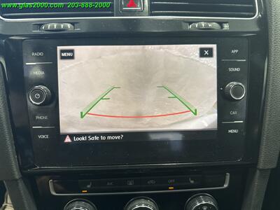 2018 Volkswagen Golf 2.0T SE - Photo 11 - Bethany, CT 06524