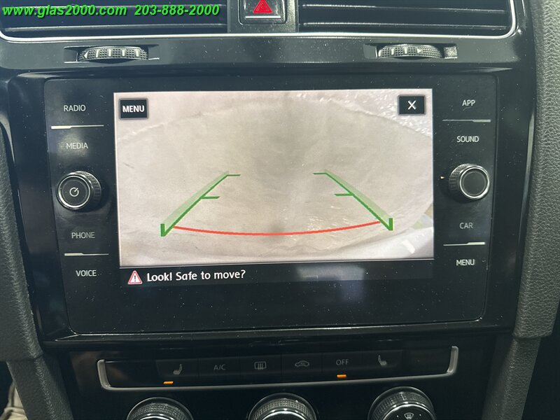 2018 Volkswagen Golf 2.0T SE - Photo 11 - Bethany, CT 06524