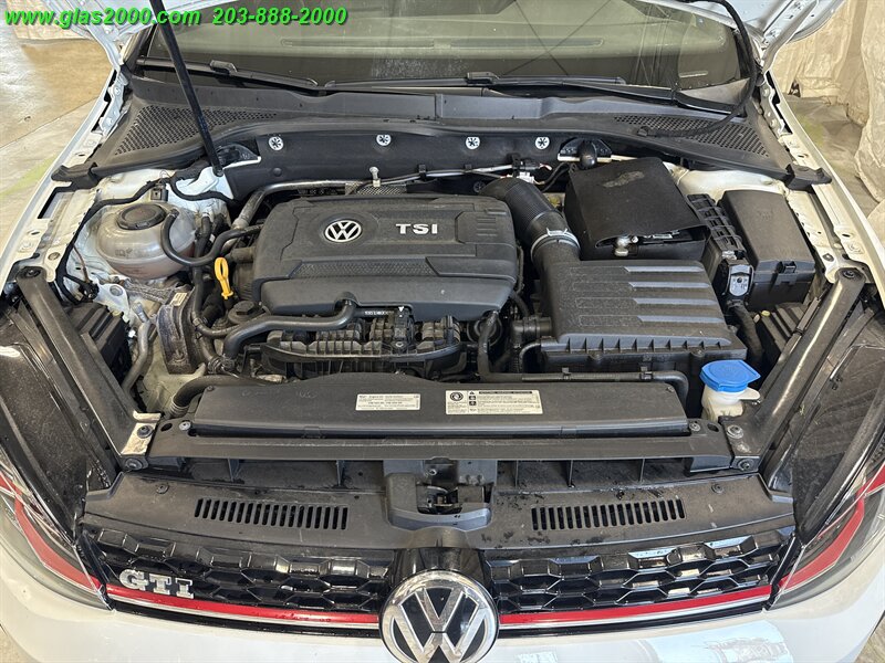 2018 Volkswagen Golf 2.0T SE - Photo 18 - Bethany, CT 06524