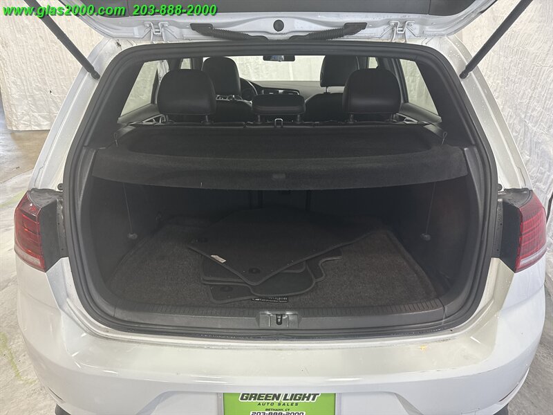 2018 Volkswagen Golf 2.0T SE - Photo 15 - Bethany, CT 06524