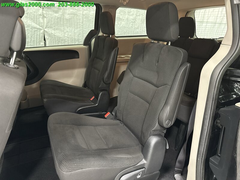 2017 Dodge Grand Caravan SE - Photo 10 - Bethany, CT 06524