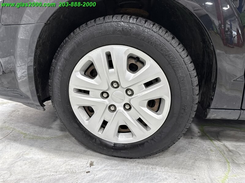 2017 Dodge Grand Caravan SE - Photo 16 - Bethany, CT 06524