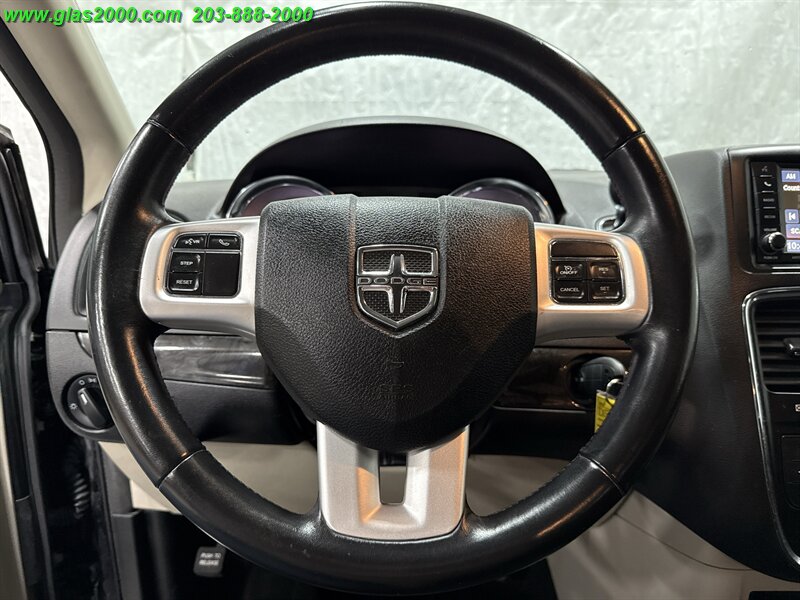 2017 Dodge Grand Caravan SE - Photo 4 - Bethany, CT 06524