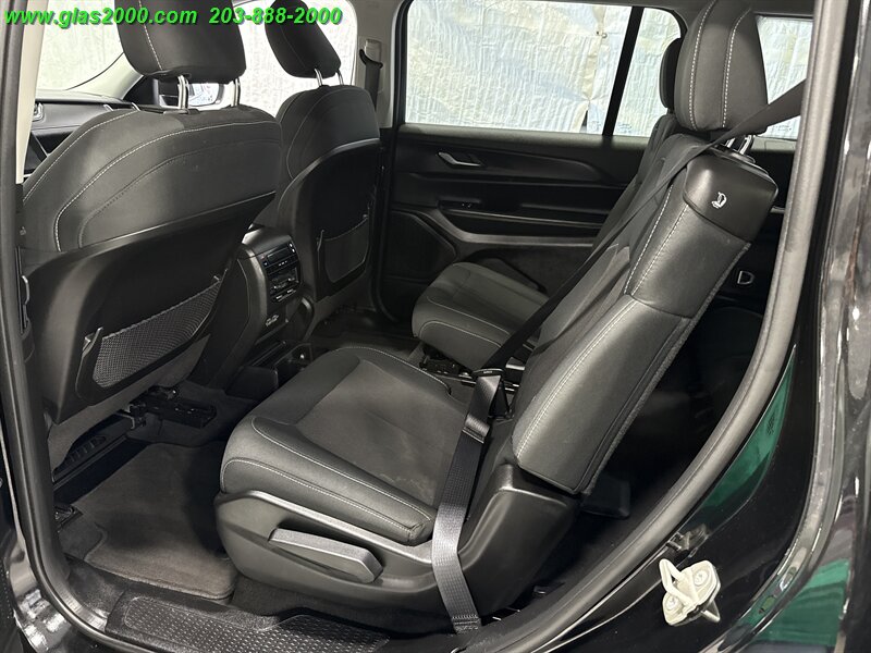 2023 Jeep Grand Cherokee Laredo - Photo 9 - Bethany, CT 06524