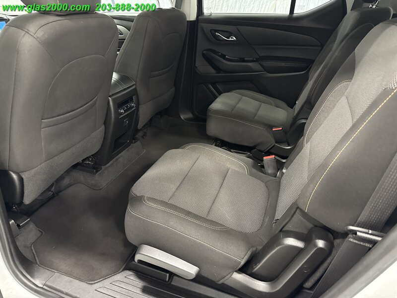 2018 Chevrolet Traverse LT Cloth w/1LT - Photo 9 - Bethany, CT 06524