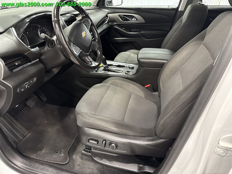 2018 Chevrolet Traverse LT Cloth w/1LT - Photo 3 - Bethany, CT 06524