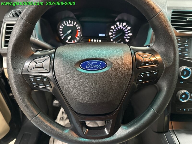 2016 Ford Explorer photo
